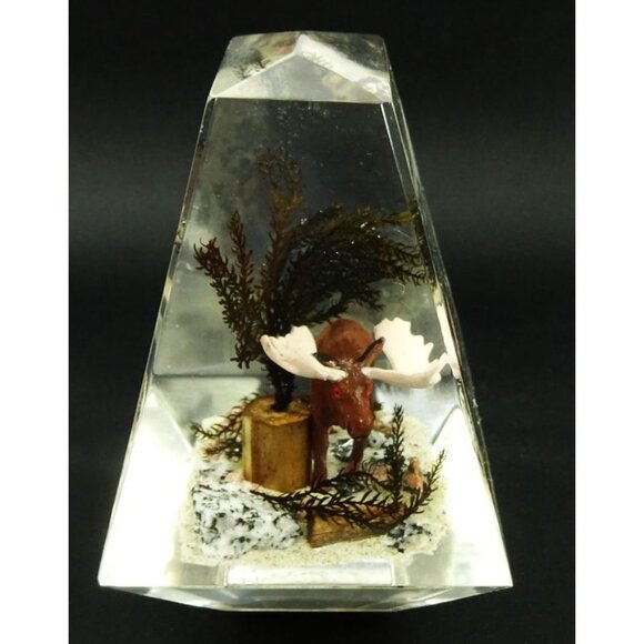 Vintage Canadian Lucite Prism Paperweight Diorama Moose Wildlife Scene - Picture 3 of 10